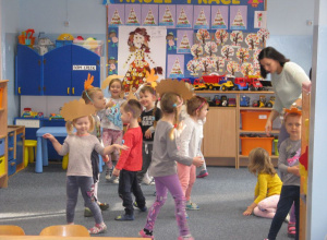 Zabawy jesiennych liści - zajęcie otwarte w grupie III.