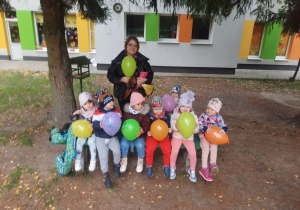 Zdjęcia grupowe złośnik-balon