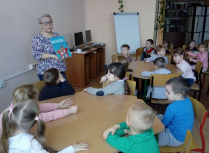 Wyjście do Miejsko-Powiatowej Biblioteki