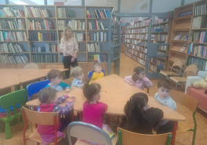 25 Sztuka w bibliotece