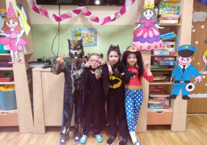 batman, wilkołak,wilczur i wonder woman