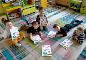 Chłopcy dowiedzieli się jak powstaje ekologiczne mięso i wędliny.
