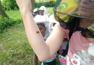 Truteń na ręku Pani Asi