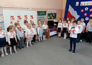 Występy dzieci podczas uroczystości