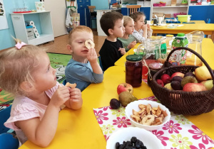 Degustacja darów jesieni w Biedronkach