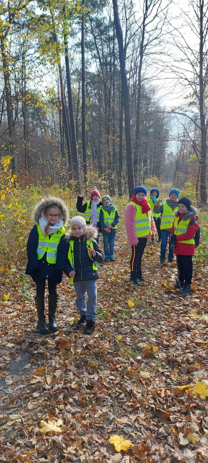 Mały Samorząd porządkuje Mogiłę Stu Straconych - Obrazek 1