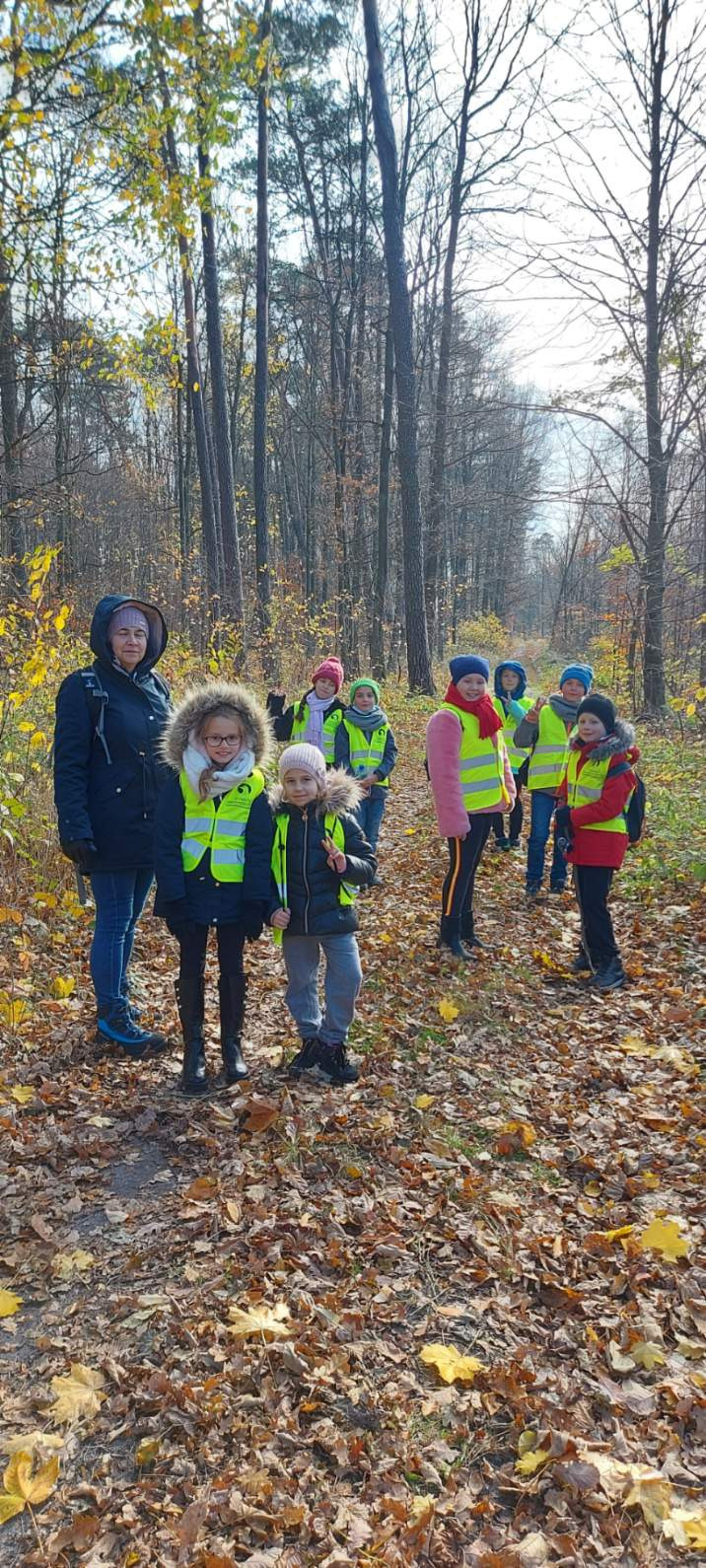 Mały Samorząd porządkuje Mogiłę Stu Straconych - Obrazek 2