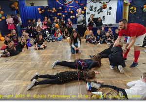 Uczniowie naszej szkoły na balu z okazji Halloween