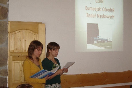 Edyta i Karina mówią o największym laboratorium cząstek elementarnych...